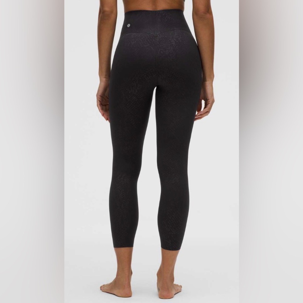 NWT Lululemon Glow Up Super-High-Rise Tight 25"- Snake Structure Emboss Black/ 2